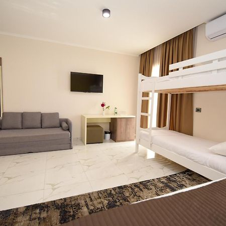 Hotel Vivas Durres Luaran gambar