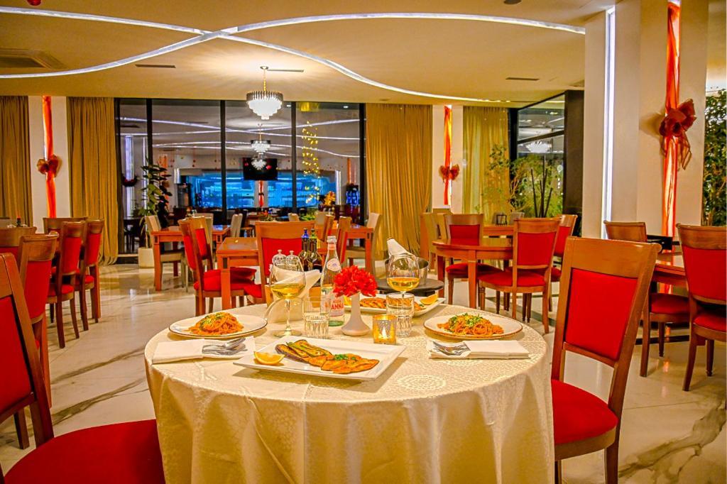 Hotel Vivas Durres Luaran gambar