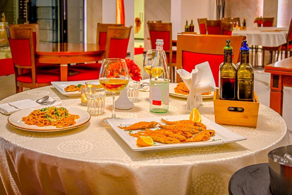 Hotel Vivas Durres Luaran gambar