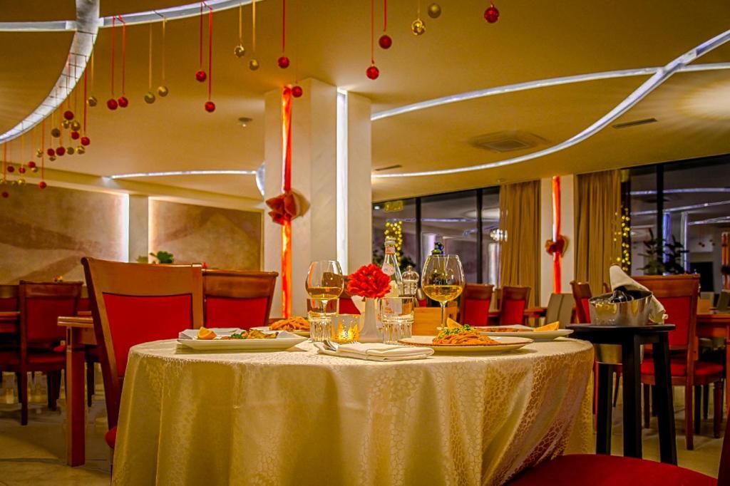Hotel Vivas Durres Luaran gambar