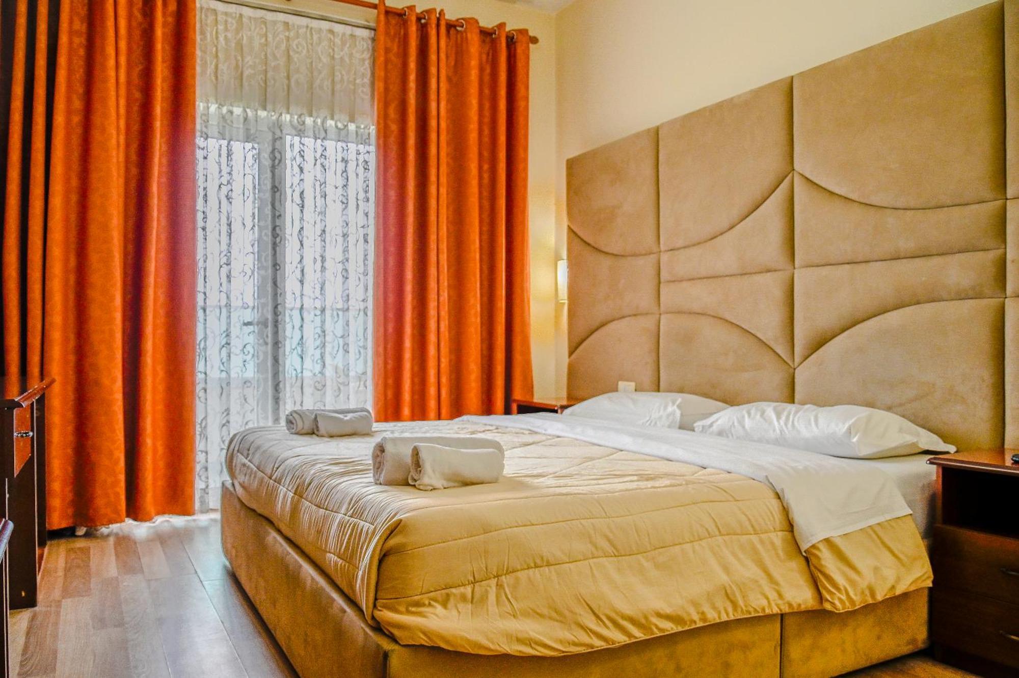 Hotel Vivas Durres Luaran gambar