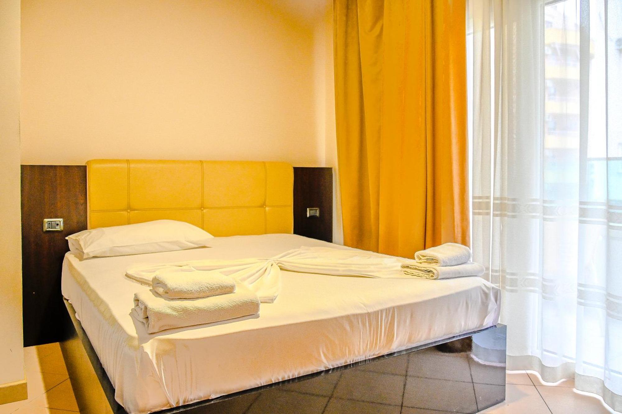 Hotel Vivas Durres Luaran gambar