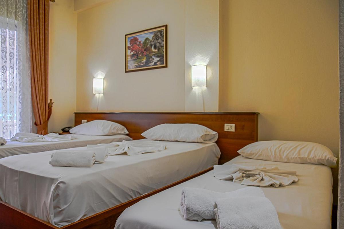 Hotel Vivas Durres Luaran gambar