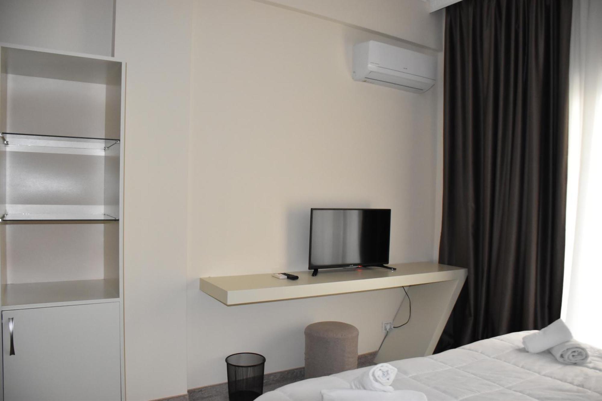 Hotel Vivas Durres Luaran gambar